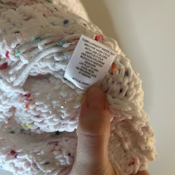 Women’s confetti yarn distressed sweater size small white polka dots cozy - Picture 6 of 7